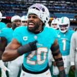 Dolphins Extend Linebacker Brooks With Three-Year Deal Worth $51.3 Million