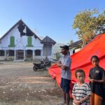 Thousands Displaced in Eastern Indonesia After Powerful Earthquake; Children Battle Trauma
