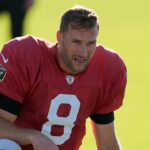 Raiders Coach Kubiak Refuses to Name Starting Quarterback as Season Opener Approaches