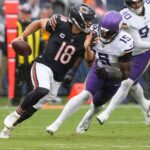 Bears quarterback Caleb Williams leaves with right leg injury