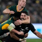 South Africa outmuscles New Zealand 29-24 to take a 2-1 rugby series lead