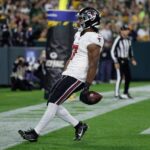Bijan Robinson runs roughshod over the Packers as the Falcons breeze to a 35-14 victory